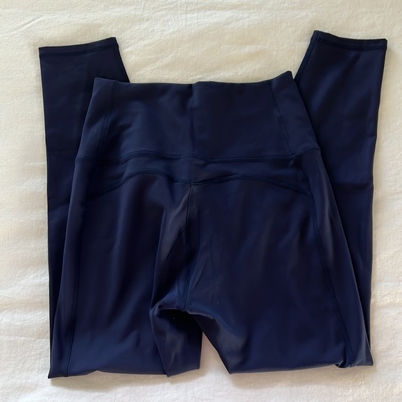 NWT Fabletics Pure Luxe 7/8 legging - Picture 3 of 4